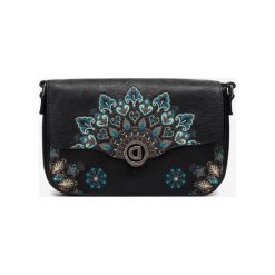 Desigual Deva Amorgos Torebka Czarny. Czarne torebki klasyczne damskie Desigual, w paski, z materiału, z aplikacjami. Za 395,95 zł.