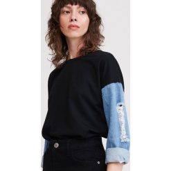 Koszulka z jeansowymi rękawami - Czarny. Czarne koszulki damskie Reserved, s, bez wzorów, z jeansu, bez kołnierzyka, bez rękawów. Za 69,99 zł.