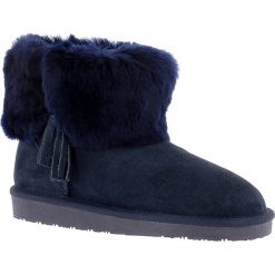 Skórzane botki zimowe "Almond" w kolorze granatowym. Niebieskie botki damskie Gooce, na zimę, z wełny, bez obcasa, bez zapięcia. W wyprzedaży za 264,95 zł.