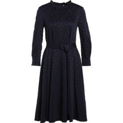 MAX&Co. DOGE Sukienka z dżerseju midnight blue. Niebieskie sukienki damskie z falbanami marki MAX&Co., m, z elastanu. W wyprzedaży za 479,50 zł.