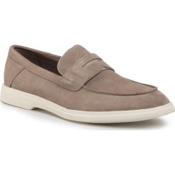 Półbuty CALVIN KLEIN - Timothy B4F4487 Taupe. Brązowe półbuty męskie Calvin Klein, na co dzień, bez wzorów, z zamszu, eleganckie, bez zapięcia. W wyprzedaży za 539,00 zł.