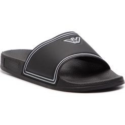 Klapki EMPORIO ARMANI - X3P706 XD184 00500 Black/White. Czarne klapki damskie marki Emporio Armani, bez wzorów, z tworzywa sztucznego, bez obcasa. Za 259,00 zł.
