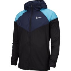 Kurtka Nike Windrunner Jacket M Niebiesko-Czarna. Niebieskie kurtki sportowe męskie Nike, m, bez wzorów, z materiału, bez kaptura, do biegania. Za 299,99 zł.