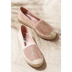 Różowe Espadryle Readility. Różowe espadryle damskie Renee, bez wzorów, bez obcasa, na płaskiej podeszwie. Za 99,99 zł.