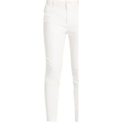 Chinosy damskie: GStar BRONSON MID SKINNY CHINO Chinosy milk