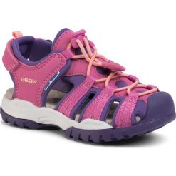 Sandały GEOX - J Borealis G. B J020WB 05015 C8370 M Fuchsia/Violet. Różowe sandały dziewczęce Geox, ze skóry ekologicznej, bez zapięcia. Za 259,00 zł.