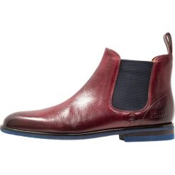 Melvin & Hamilton SUSAN RIO Ankle boot burgundy. Czerwone botki damskie marki Melvin & Hamilton, ze skóry, bez obcasa, bez zapięcia. Za 709,00 zł.