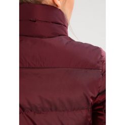 GStar WHISTLER SLIM Kurtka zimowa port red. Czerwone kurtki damskie G-Star, xs, bez wzorów, z poliesteru. W wyprzedaży za 483,45 zł.