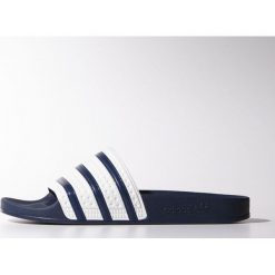 Klapki adidas Originals Adilette M G16220. Białe klapki męskie Adidas, w paski, z materiału. W wyprzedaży za 199,00 zł.