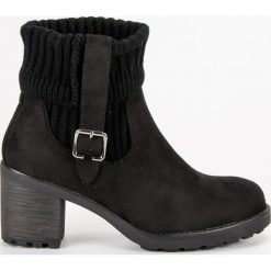 ZAMSZOWE BOTKI NA OBCASIE. Czerwone botki damskie na obcasie marki SEASTAR. Za 76,90 zł.