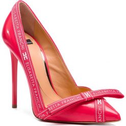 Szpilki ELISABETTA FRANCHI - SA-13L-91E2-V390 Bouganville T77. Różowe półbuty damskie marki Elisabetta Franchi, z aplikacjami, ze skóry ekologicznej, eleganckie, bez obcasa, na obcasie, bez zapięcia. Za 1999,00 zł.