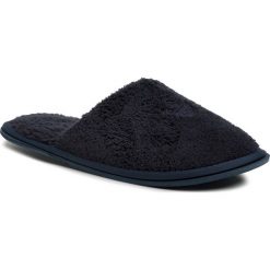 Kapcie EMPORIO ARMANI - XJPM01 XM093 00285 Navy. Niebieskie klapki męskie Emporio Armani, z tworzywa sztucznego, bez zapięcia. W wyprzedaży za 219,00 zł.