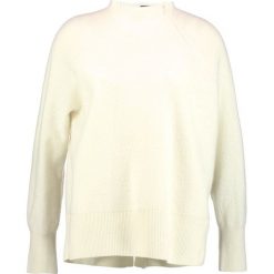 Hope ECHO Sweter off white. Białe swetry klasyczne damskie marki Hope, z wełny. W wyprzedaży za 419,50 zł.