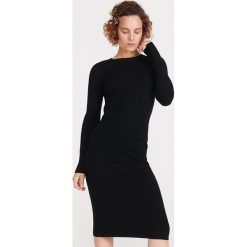Sweter z prazkowanej dzianiny - Czarny. Czarne swetry damskie Reserved, s, bez wzorów, z dzianiny, bez rękawów, bez kaptura. Za 59,99 zł.