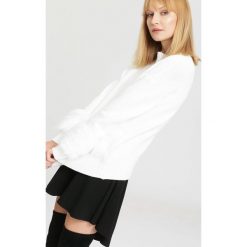 Biały Sweter Highs And Lows. Białe bez kategorii other, na zimę, m, casualowe. Za 99,99 zł.