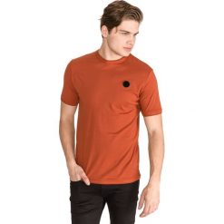 Jack & Jones Booker Bla. Koszulka Pomarańczowy. Pomarańczowe podkoszulki męskie Jack & Jones, s, bez wzorów, z bawełny, bez kołnierzyka, krótkie. Za 87,95 zł.