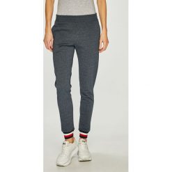 Tommy Hilfiger - Spodnie. Szare spodnie damskie TOMMY HILFIGER, s, bez wzorów, z bawełny, casualowe. W wyprzedaży za 239,90 zł.