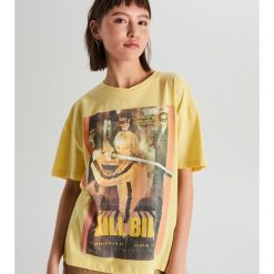 Koszulka Kill Bill - Żółty. Żółte koszulki damskie Cropp, s, bez wzorów, bez kołnierzyka, bez rękawów. Za 59,99 zł.