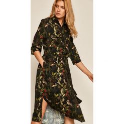 Medicine - Sukienka Soft Resort. Czarne sukienki damskie MEDICINE, na co dzień, s, w kwiaty, z wiskozy, casualowe, bez kołnierzyka, bez rękawów, midi, rozkloszowane. Za 139,90 zł.