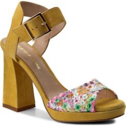 Sandały damskie: Sandały SOLO FEMME – 13302-31-G22/G40-07-00 Żółty/Multicolor Kwiaty
