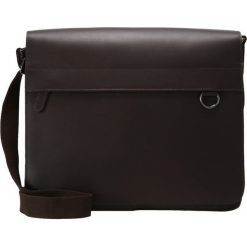 Pier One Torba na ramię brown. Brązowe torby męskie na ramię marki Pier One. W wyprzedaży za 255,20 zł.