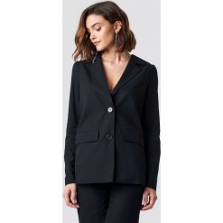 NA-KD Trend Marynarka oversize - Black. Białe marynarki i żakiety damskie marki NA-KD Trend, z nadrukiem, z jersey, z okrągłym kołnierzem. Za 242,95 zł.