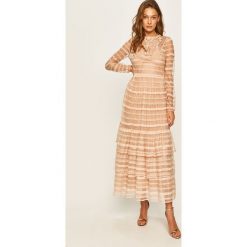 Red Valentino - Sukienka. Czerwone sukienki damskie Red Valentino, z aplikacjami, z bawełny, z okrągłym kołnierzem, z długim rękawem, długie, maxi, rozkloszowane. Za 3999,00 zł.