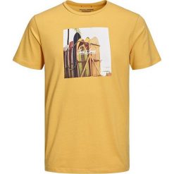 Jack&Jones Koszulka męska Jorhotel Tee Ss Crew Neck Yolk Yellow (rozmiar S). Żółte koszulki męskie Jack&Jones, s, bez wzorów, z materiału, bez kołnierzyka, bez rękawów. W wyprzedaży za 50,00 zł.
