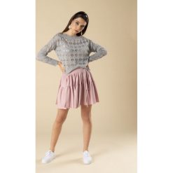 Dopasowany sweter z luźnym splotem. Swetry damskie Made in Poland, uniwersalny, bez wzorów, z bawełny, bez rękawów, bez kaptura. Za 109,00 zł.