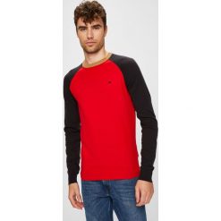 Wrangler - Sweter. Czerwone bez kategorii Wrangler, m, z bawełny, z okrągłym kołnierzem. W wyprzedaży za 109,90 zł.