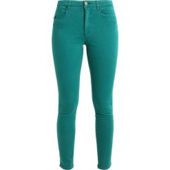 NAF NAF FOUSY Jeans Skinny Fit green. Zielone jeansy damskie NAF NAF. Za 219,00 zł.