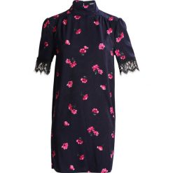Sukienki: Fashion Union Sukienka koszulowa fuchsia spaced floral