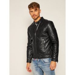 Kurtka skórzana Guess Biker M0YL57 WD340. Czarne kurtki męskie Guess, s, z aplikacjami, bez kaptura. Za 699,00 zł.