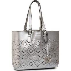 Torebka MONNARI - BAG0120-022 Silver. Szare torebki klasyczne damskie Monnari, bez wzorów, ze skóry ekologicznej, klasyczne, duże, bez dodatków. W wyprzedaży za 149,00 zł.