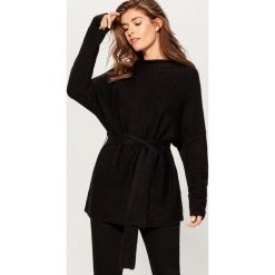 Sweter z paskiem - Czarny. Czarne bez kategorii Mohito, s. Za 119,99 zł.