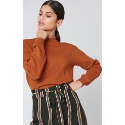 NA-KD Basic Bluza basic - Orange,Copper. Pomarańczowe bluzy damskie marki NA-KD Basic, bez wzorów, prążkowane, bez rękawów, bez kaptura. Za 80,95 zł.