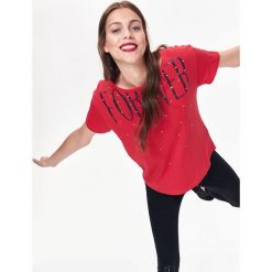 LUŹNY T-SHIRT DAMSKI Z APLIKACJĄ. Szare t-shirty damskie Top Secret, z aplikacjami. Za 19,99 zł.
