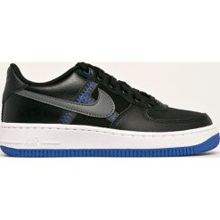 Nike Kids - Buty dziecięce Air Force 1 LV8 1. Czarne trampki chłopięce Nike Kids, bez wzorów, ze skóry, sportowe, z okrągłym noskiem, na sznurówki. W wyprzedaży za 319,90 zł.