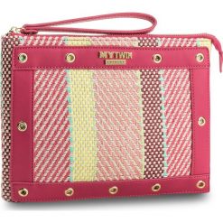 Torebka MY TWIN - Pochette Piatta RS8TFE Mul. Silk 02385. Różowe torebki klasyczne damskie marki My Twin, bez wzorów, ze skóry ekologicznej, wizytowe, bez dodatków. W wyprzedaży za 269,00 zł.
