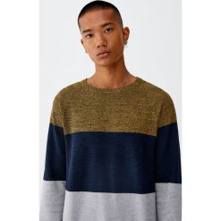 Sweter z melanżowej dzianiny z kolorowymi panelami. Swetry męskie Pull&Bear. Za 99,90 zł.