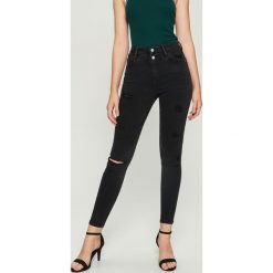 Jeansy skinny z wysokim stanem - Czarny. Czarne jeansy damskie Sinsay, bez wzorów, z jeansu, z podwyższonym stanem. Za 59,99 zł.