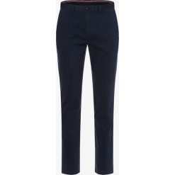 Tommy Hilfiger - Chinosy męskie – Denton, niebieski. Niebieskie spodnie męskie m, eleganckie. Za 349,95 zł.
