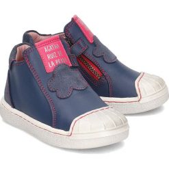 Buty dziewczęce 181921 granatowe r. 21. Szare kozaki dziewczęce marki Agatha Ruiz de la Prada, bez wzorów, bez obcasa. Za 259,00 zł.