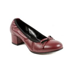 Buty ślubne damskie: Skórzane czółenka w kolorze bordowym