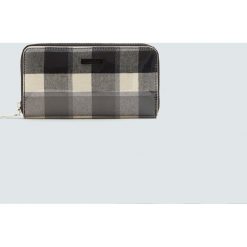 Portfel w kratkę. Portfele damskie Pull&Bear, w kratkę. Za 59,90 zł.