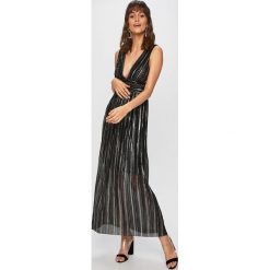 Guess Jeans - Sukienka. Czarne sukienki damskie Guess Jeans, na co dzień, s, z aplikacjami, z poliesteru, casualowe, bez kołnierzyka, bez rękawów, rozkloszowane. W wyprzedaży za 179,90 zł.