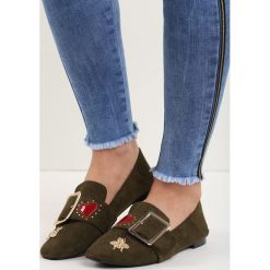Khaki Mokasyny Perfectionist. Brązowe mokasyny damskie Born2be, w paski, z okrągłym noskiem, bez obcasa, na płaskiej podeszwie, z paskami. Za 39,99 zł.
