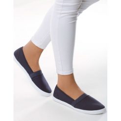 Granatowe Tenisówki Get Up!. Niebieskie trampki i tenisówki damskie Born2be, bez wzorów, bez zapięcia. Za 39,99 zł.