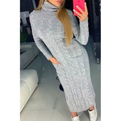Sukienka ELERA GREY. Szare sukienki damskie IVET, na jesień, bez wzorów, z dzianiny, eleganckie, bez kołnierzyka, z długim rękawem, długie. W wyprzedaży za 109,00 zł.