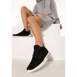 Czarne Buty Sportowe Meteor Blade. Czarne buty sportowe damskie Born2be, bez wzorów, sportowe. W wyprzedaży za 79,99 zł.
